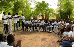 Jugendliche beim Workshop in Gambia
